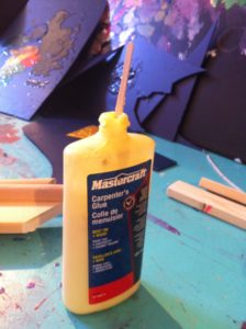 Wood glue for stretchers